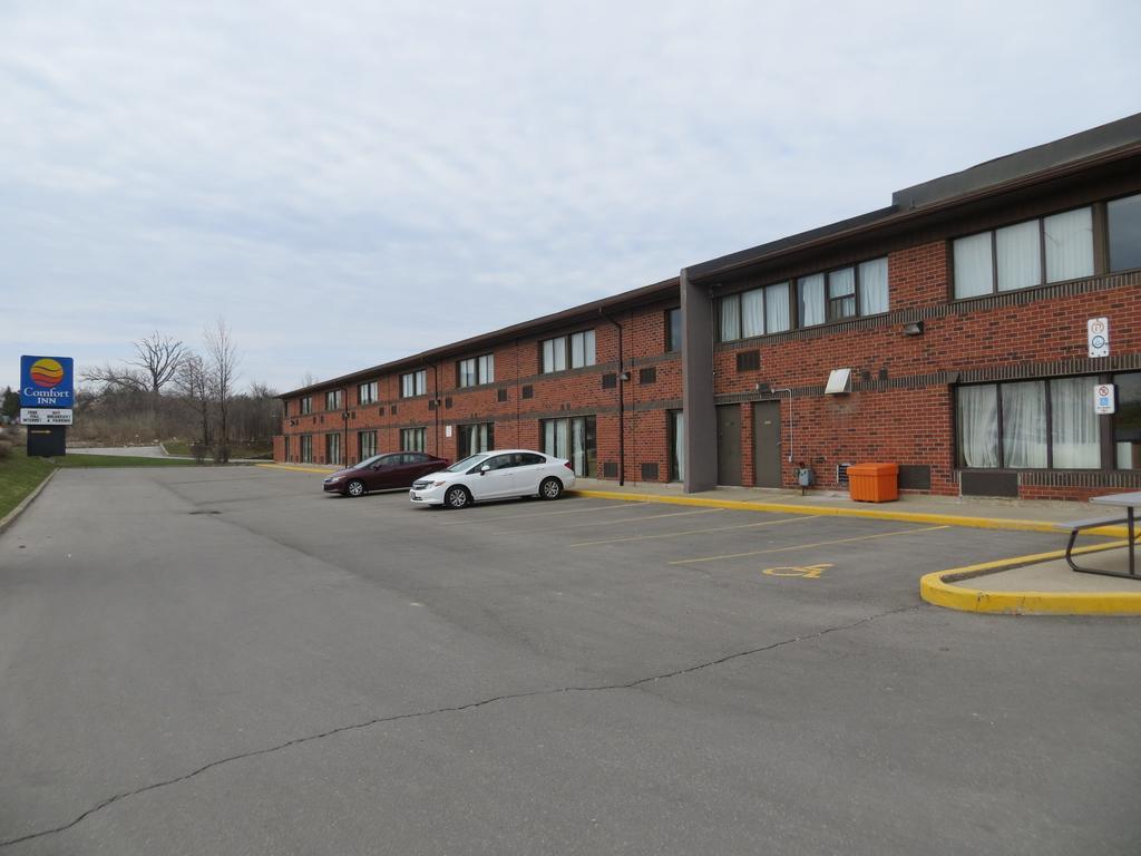Comfort Inn Meadowvale Mississauga Exterior foto